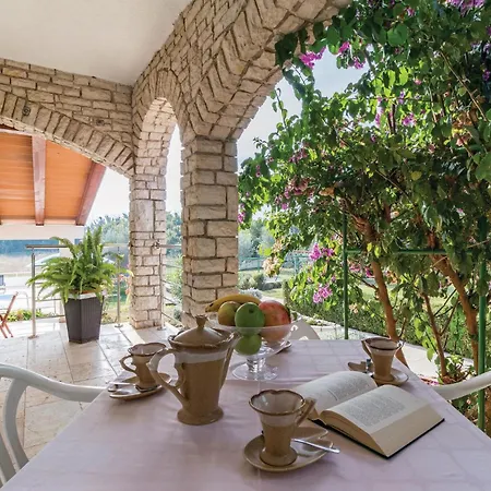 Holiday home Amazing Home In Pula With House Sea View