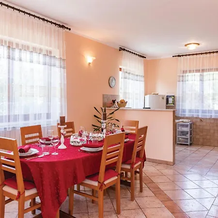 Holiday home Amazing Home In Pula With House Sea View *