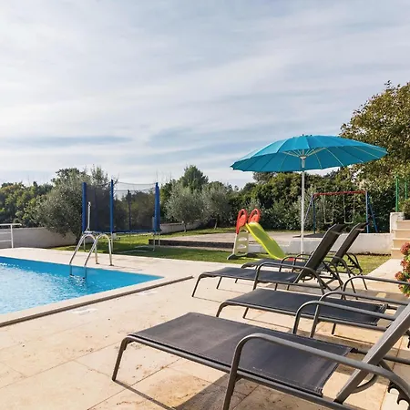 Amazing Home In Pula With House Sea View *